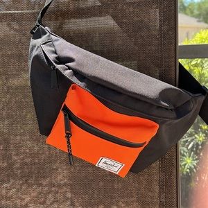 Herschel Supply Co. Seventeen model hip pack waist bag